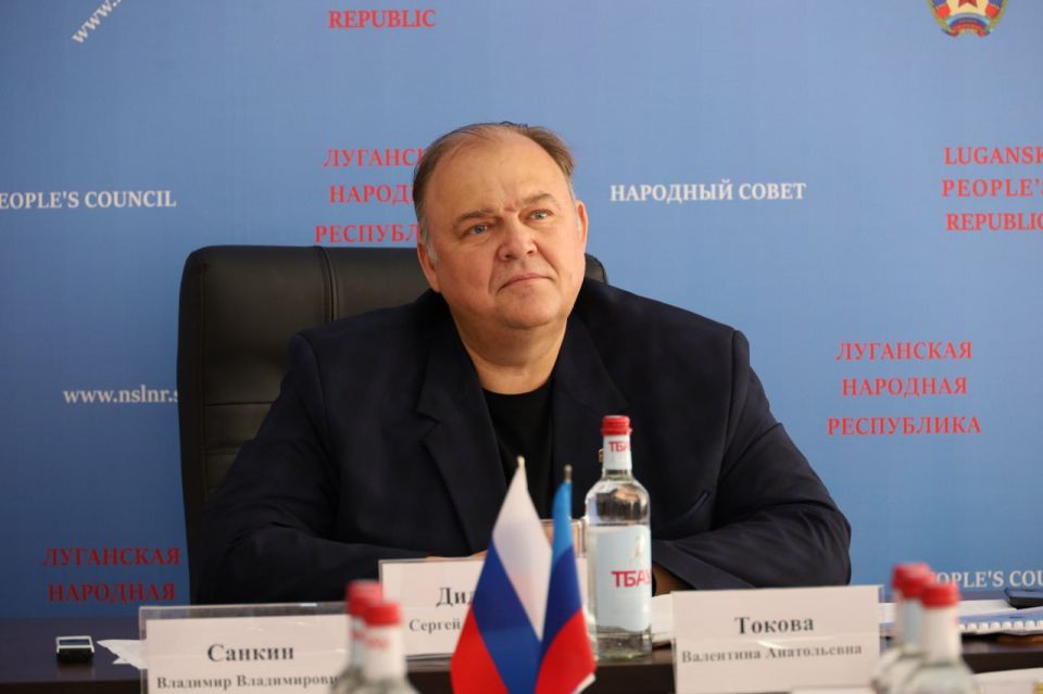 Внедрение передовых технологий на производствах республики обсудили в Комитете по экономической политике