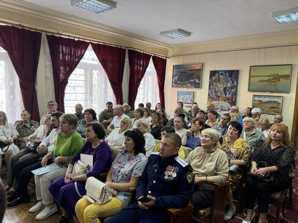 В Стаханове прошёл вечер русского романса для Защитников Отечества