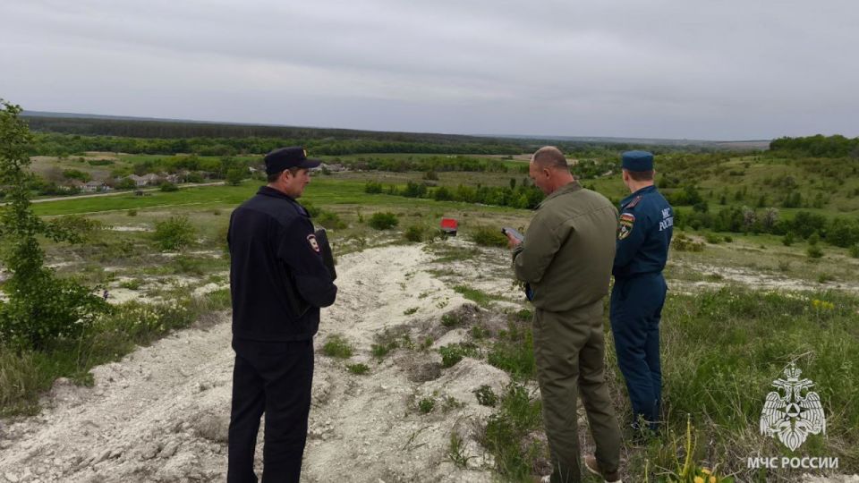 Особый противопожарный режим: сотрудники МЧС России проводят профилактические рейды в Старобельском м.о