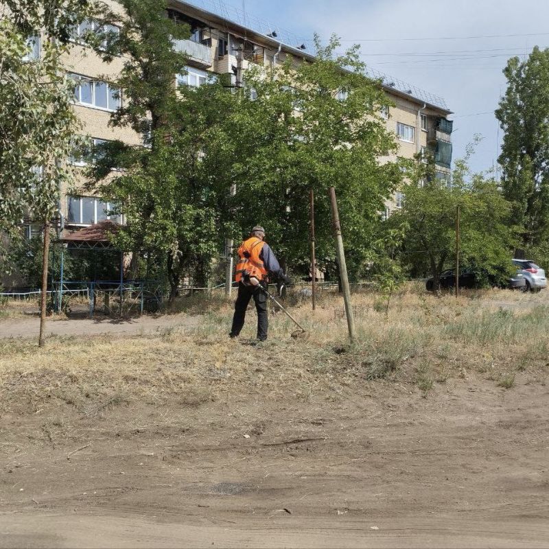 Луганский филиал управляющей компании проводит работы по плану и по обращениям граждан