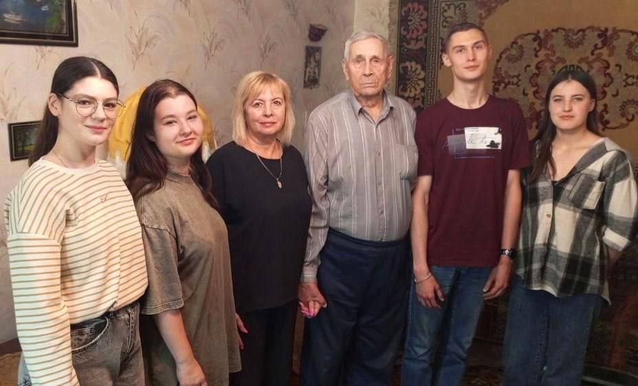 В Алчевске поздравили с 98-летием участника боевых действий, ветерана Великой Отечественной войны Василия Григорьевича Тимченко