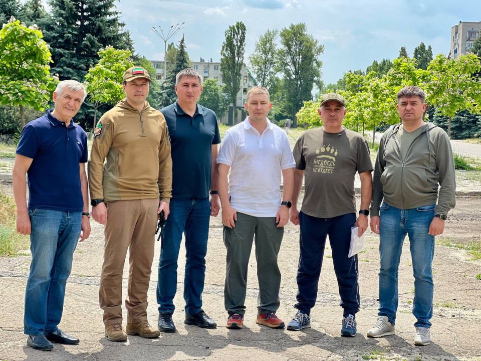 Евгений Шаталин: Сегодня в Рубежном встретили очередную гуманитарную колонну из Татарстана — уже 31-ю по счёту