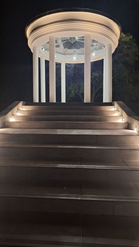 Евгений Морозов: Знаю, что уже поздно, но, накануне главного праздника всех выпускников Брянки, готовность ключевого сюрприза для ребят контролирую лично