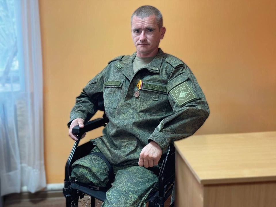 Сергей Колягин: Посетил Военный комиссариат Первомайского и Попаснянского районов Луганской Народной Республики, чтобы встретиться с сотрудником ведомства, моим одноклассником - Алексеем Астаховым