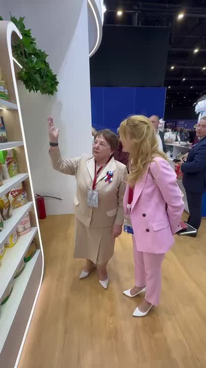 Дарья Лантратова: Самый красивый стенд на ПМЭФ для меня — это, конечно, ЛНР!