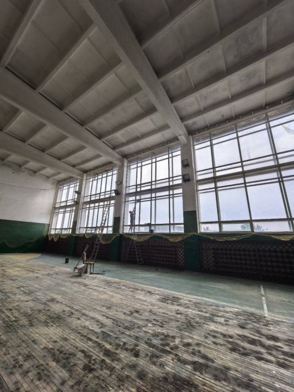 Андрей Рубанцов: В Спортивном комплексе " Юбилейный" проводится обновление интерьера спортивного зала