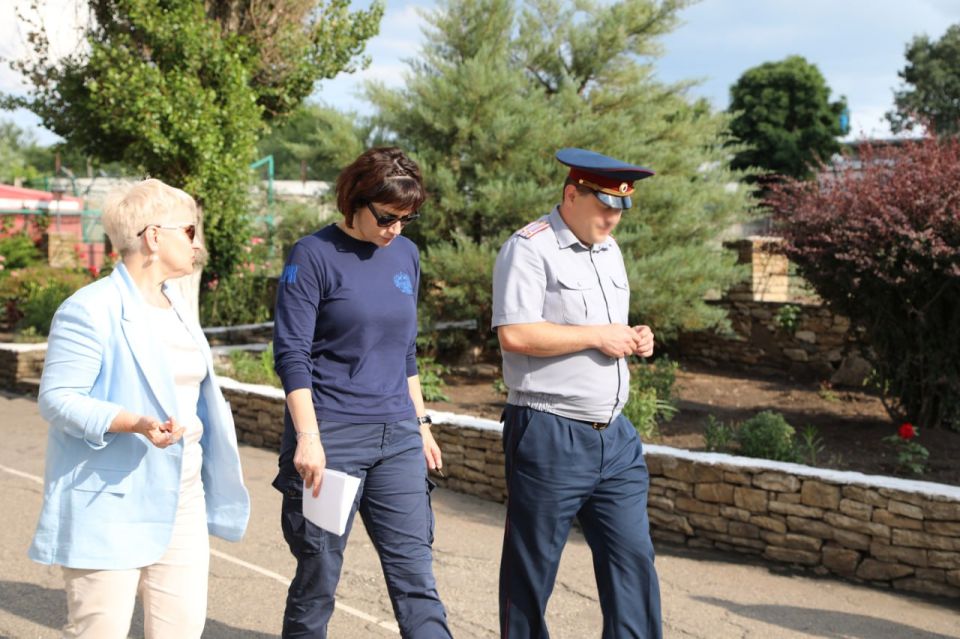 Анна Сорока: Уполномоченный по правам человека в Луганской Народной Республике совместно с заведующей сектором по вопросам помилования Администрации Главы ЛНР посетили с рабочим визитом исправительную колонию № 6...
