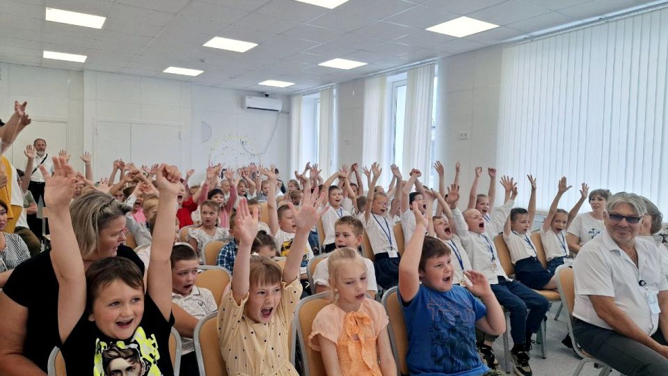 Торжественное закрытие летней досуговой площадки