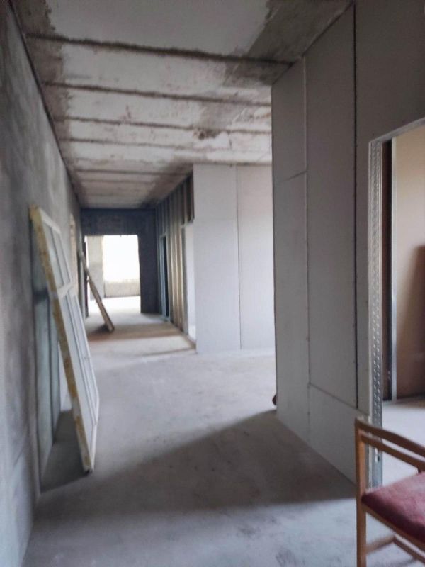 Ведется устройство перегородок в здании администрации Беловодского МО