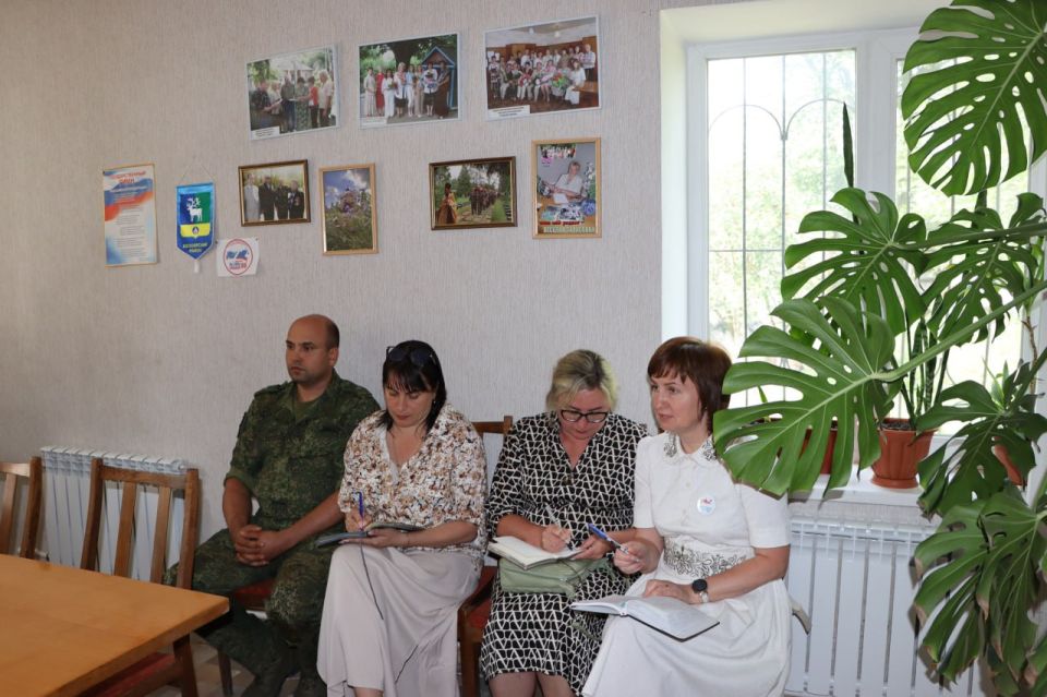 Очередная встреча с семьями погибших в ходе специальной военной операции состоялась в селе Веселая Тарасовка