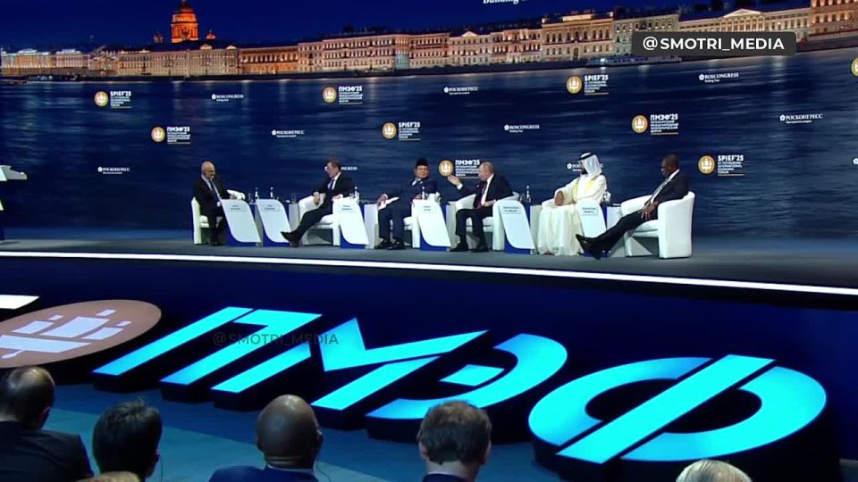 Россия и Китай не формируют новый миропорядок, мы его лишь оформляет, а возникает он естественным образом — Путин