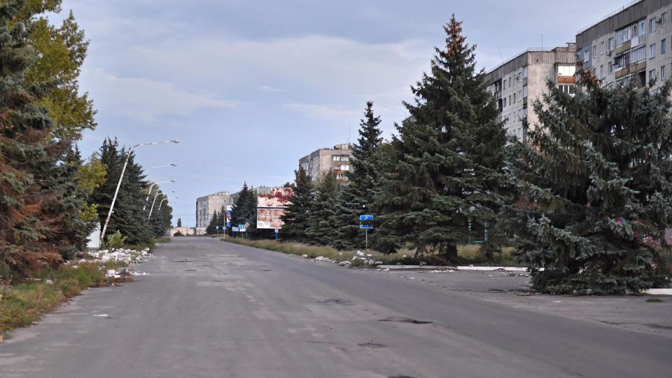 Украинский дрон атаковал машину скорой помощи в центре Лисичанска и ранил трех медиков