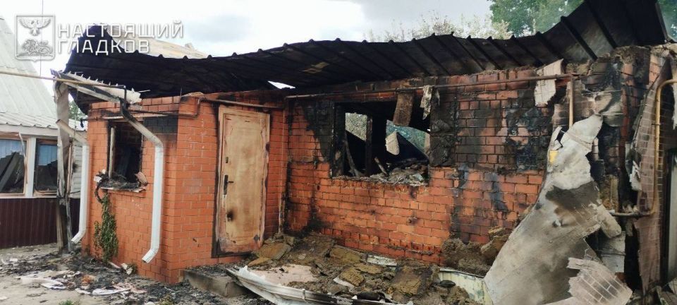  : 28     /     : 15    , 8   , 4         