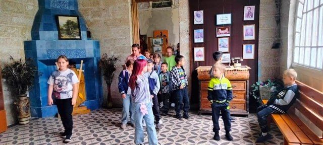 20 июня в Музейно-туристический комплекс «Парк и усадьба Казимира Мсциховского» прошла ознакомительная обзорная экскурсия для учащихся Зоринской средней школы № 10 им. Саши Дегтярева