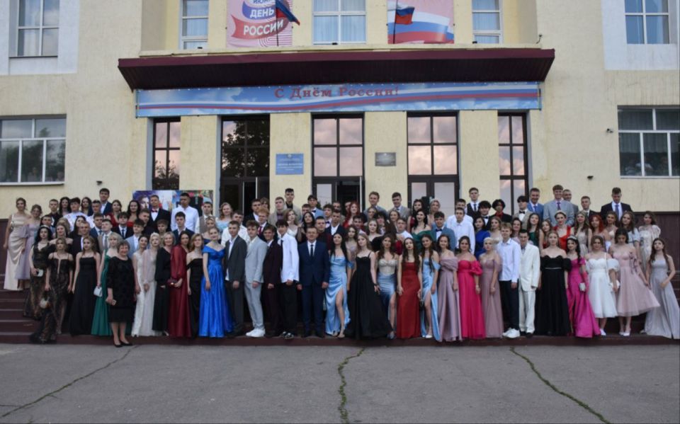 Городской выпускной бал прошел в Брянке