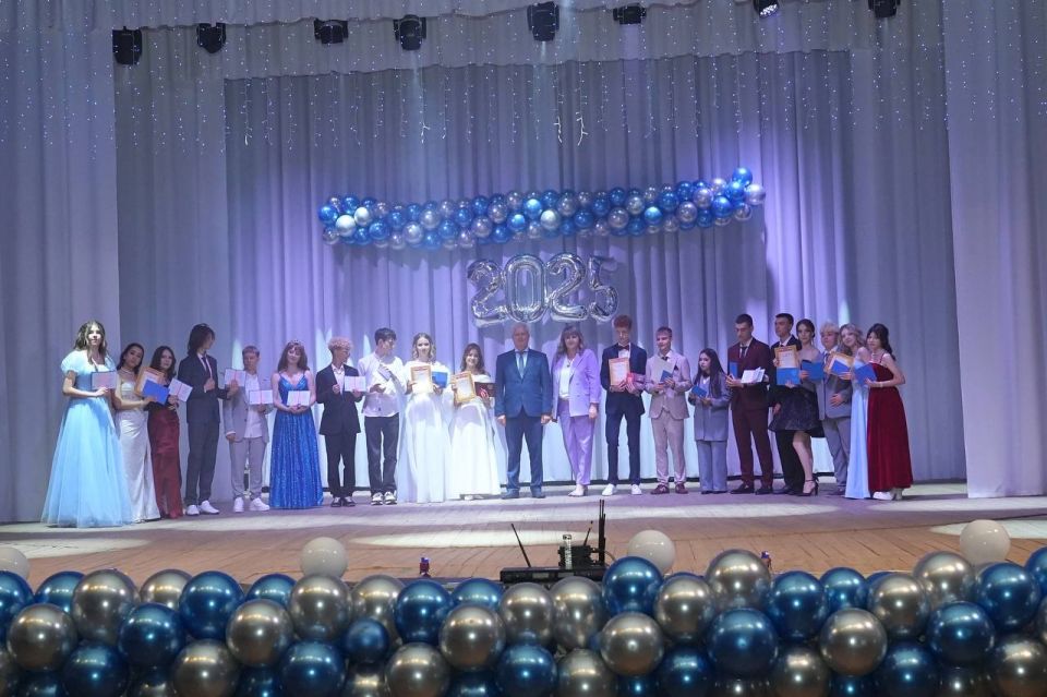 Сергей Козенко: На Краснодонщине началась череда выпускных вечеров — волнительное и радостное время для наших выпускников