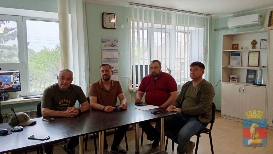 Глава Администрации Лисичанска Эдуард Сахненко провёл рабочую встречу с представителями партии "Единая Россия" Республики Татарстан и главой одного из районов Татарстана