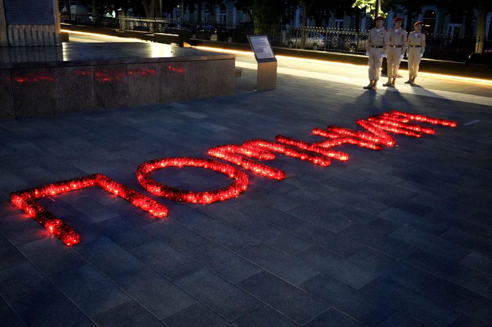 На рассвете, в 4 утра.... 84 года назад немецкие захватчики напали на нашу Родину. И Победа в Великой Отечественной войне досталась нам немалой кровью