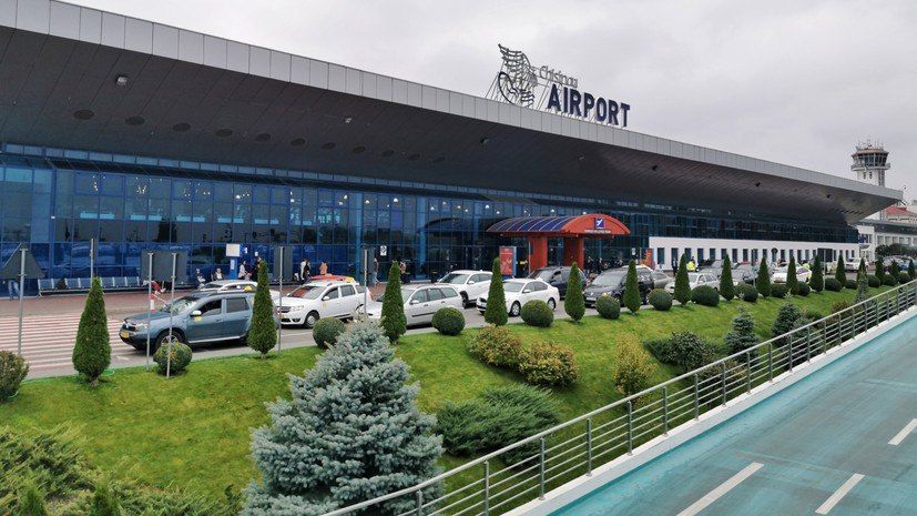 Представителей оппозиции задержали в аэропорту Кишинева после поездки на ПМЭФ