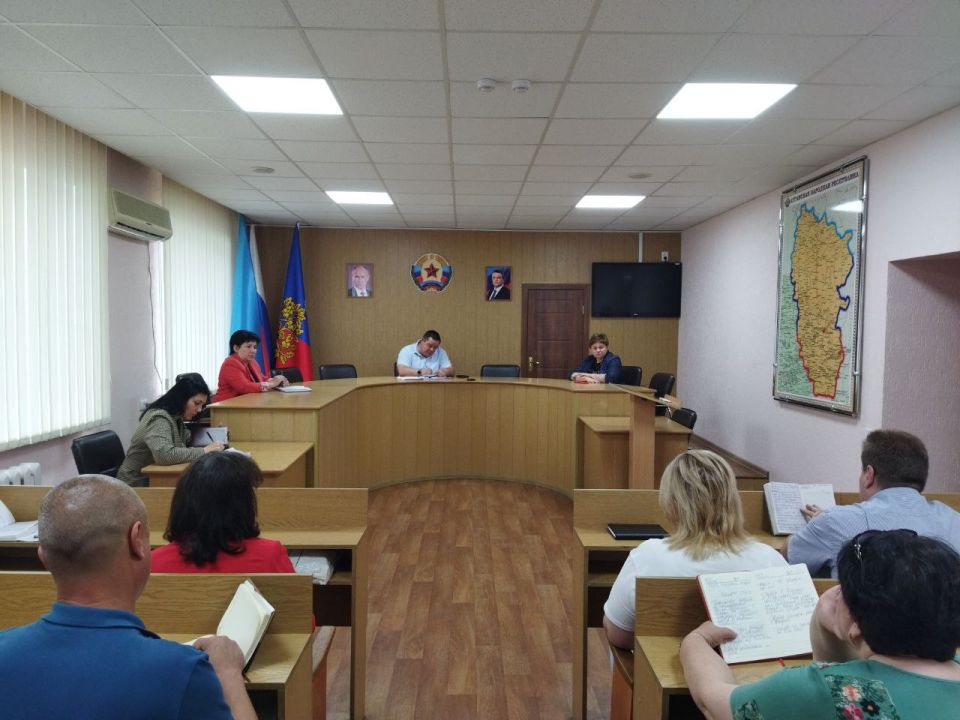 Андрей Рубанцов: На утреннем совещании с руководителями отраслевых подразделений Администрации города Ровеньки, которое по понедельникам провожу со своими коллегами, обсуждены ключевые темы и поставлены задачи, которые...