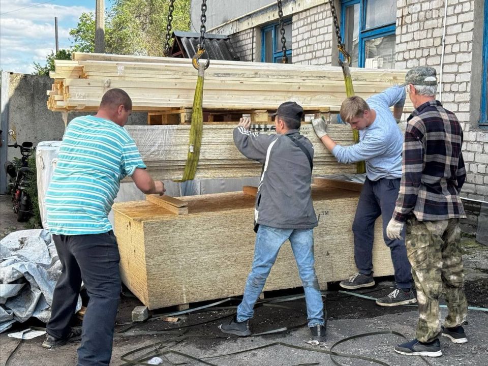 Сергей Колягин: В город Первомайск прибыл очередной гуманитарный груз от шефа-региона Калужской области, состоящий из строительных материалов, оборудования для функционирования и ремонта внутридомовых систем водоснабжения и...