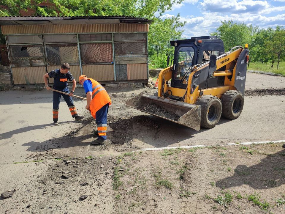 Сергей Козенко: В поселке Краснодон стартовал ремонт дорожного покрытия на площади Ленина