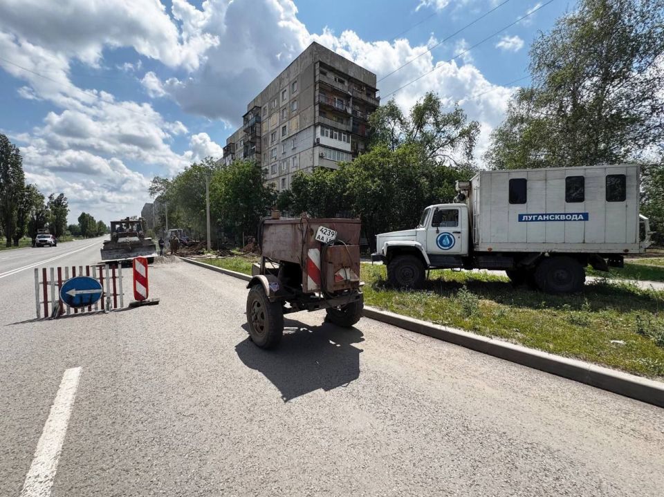 Сергей Колягин: Сотрудники Первомайского участка Стахановского департамента ГУП ЛНР «Лугансквода» ежедневно проводят работы как по ремонту, так и по замене водопроводных сетей нашего городского округа