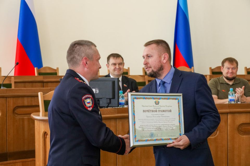 Денис Мирошниченко вручил поощрения Народного Совета