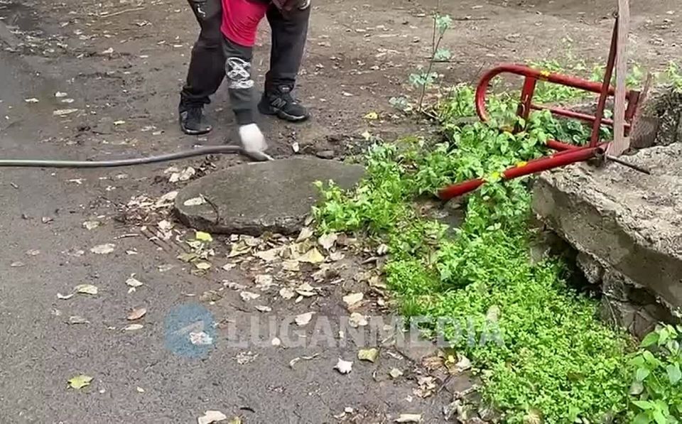 В Луганске идут работы по промывке системы центрального отопления