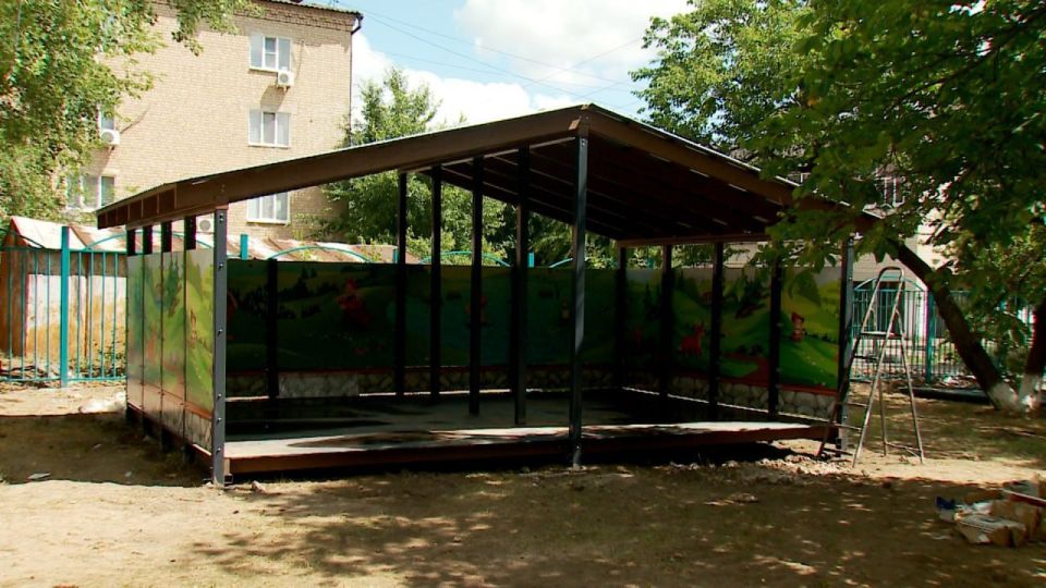 Сергей Козенко: В рамках специального инфраструктурного проекта в детском саду «Акварель» стартовали работы по установке теневых навесов