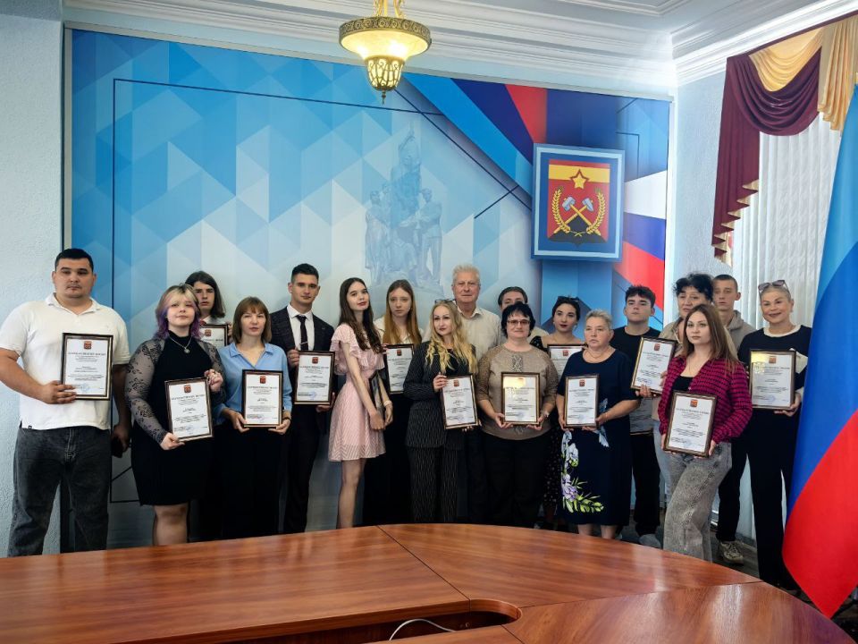 Сергей Козенко: Сегодня провел торжественный прием и лично поздравил наших волонтеров — активных участников Всероссийского голосования по выбору территории для благоустройства в рамках федерального проекта «Формирование...