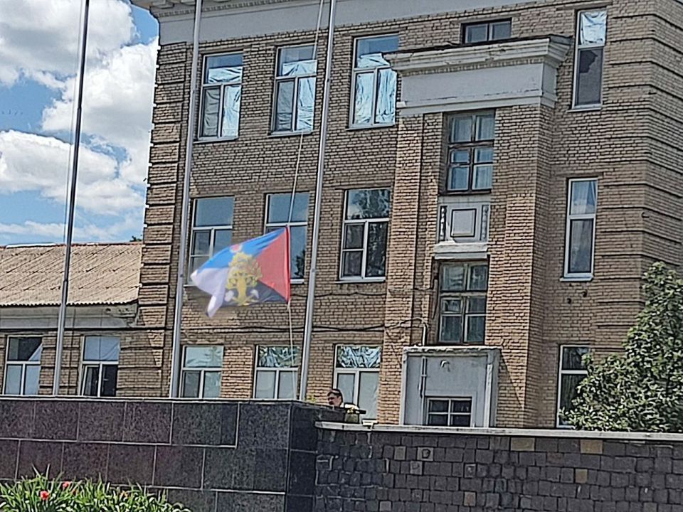 Андрей Рубанцов: Торжественное поднятие флага города Ровеньки в честь 232-й годовщины!