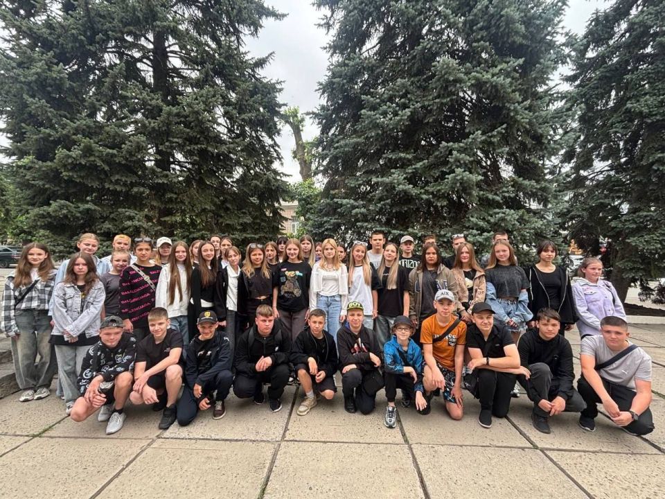 Андрей Рубанцов: Сегодня 45 школьников города Ровеньки в возрасте 12-14 лет отправились в город Москва для участия во Всероссийской программе культурно-просветительских маршрутов для школьников Луганской Народной Республики...