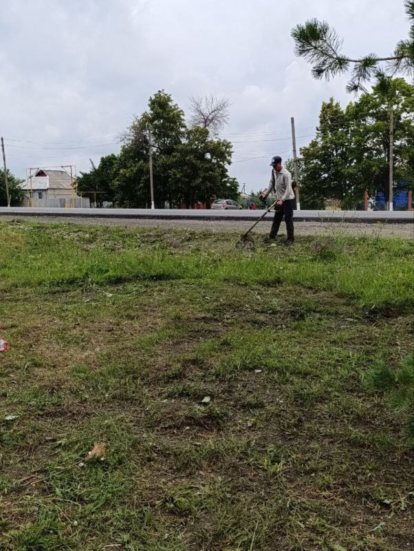 Андрей Рубанцов: В городском округе город Ровеньки продолжаются работы по покосу травы
