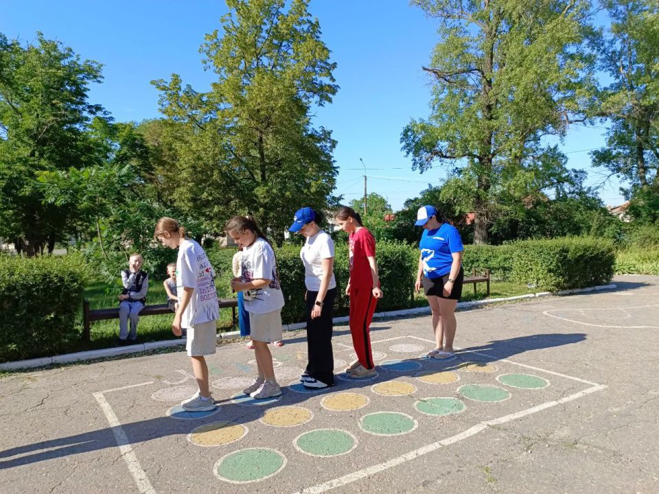 Ко Дню молодёжи лисичанские единороссы организовали праздничное мероприятие