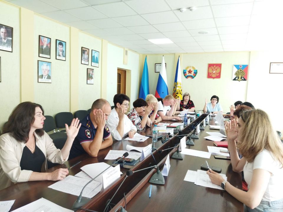 Андрей Рубанцов: Сегодня в Администрации городского округа город Ровеньки состоялось заседание городской комиссии по делам несовершеннолетних и защите их прав