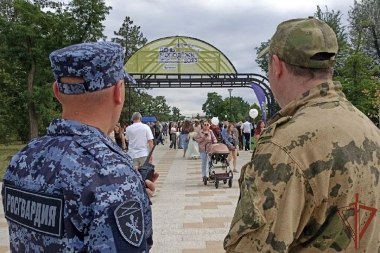 Росгвардия обеспечила безопасность празднования Дня молодежи в ЛНР
