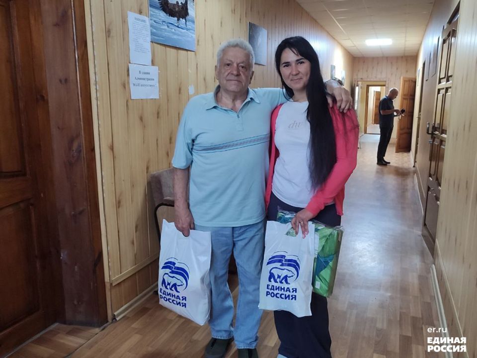 Кременские единороссы поздравили ветеранов боевых действий