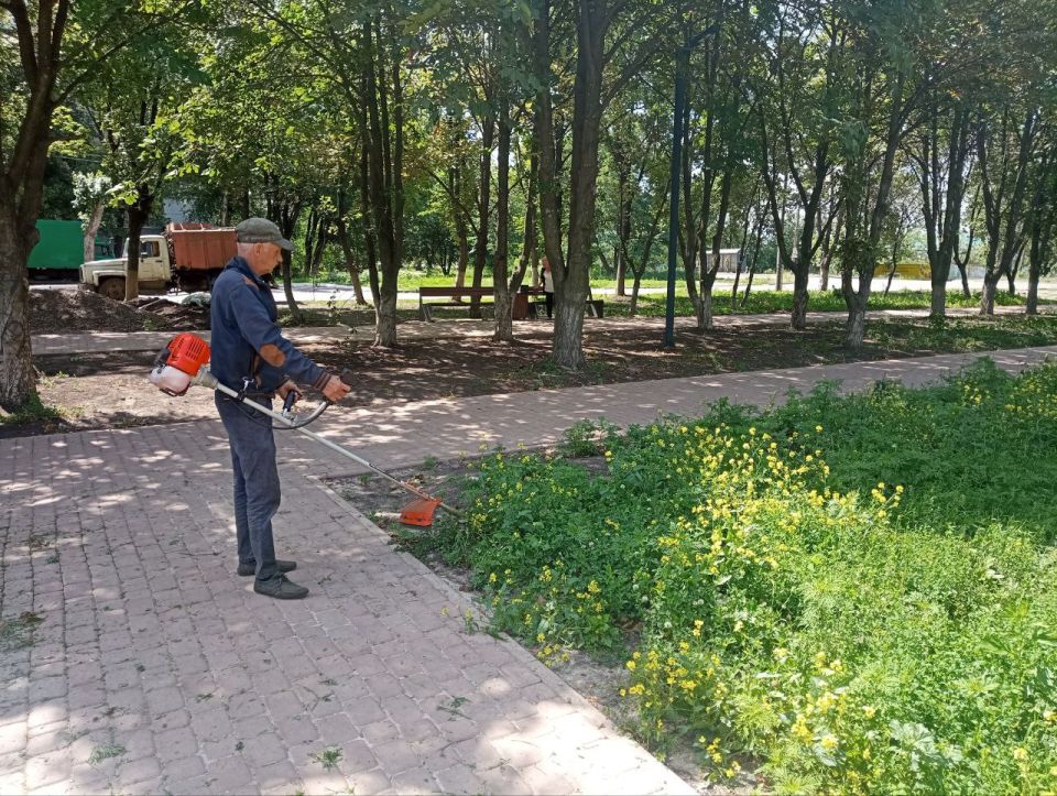 Андрей Рубанцов: Коммунальные службы городского округа город Ровеньки ежедневно работают над покосом травы