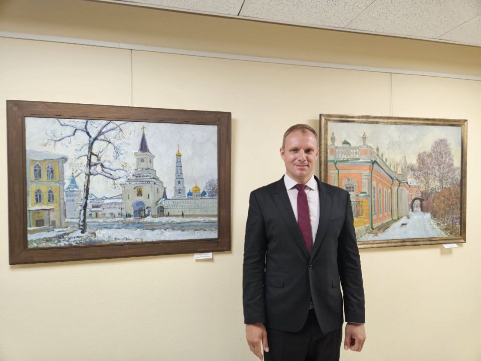 Ольга Бас: Сегодня в Совете Федерации посетила персональную выставку талантливого художника Ильи Лысенкова «Любовью к Родине дыша»