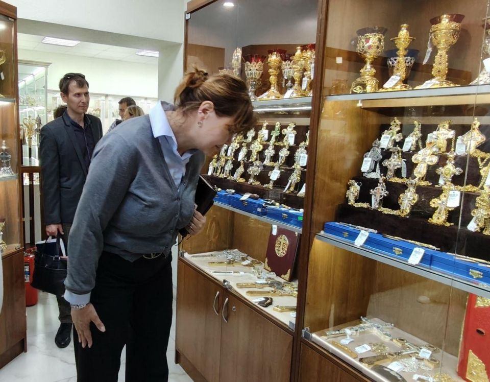 Андрей Рубанцов: Глава Минэконом ЛНР, Анна Уголкова, посетила два предприятия города Ровеньки