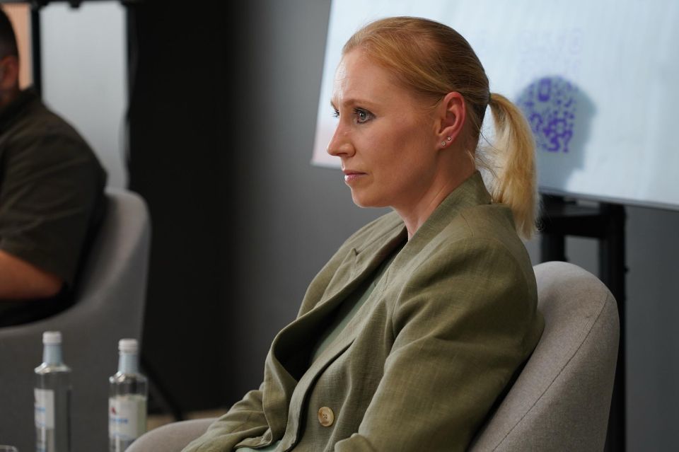 Михаил Голубович: Такие встречи ценим. Вместе с нашими молодёжными организациями встретились с Анной Росляковой, первым замруководителя Администрации Главы ЛНР