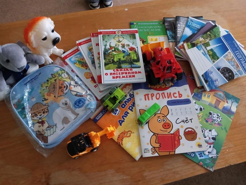 Школьники из Звездного Пермского края отправили гумпомощь ребятам из ЛНР