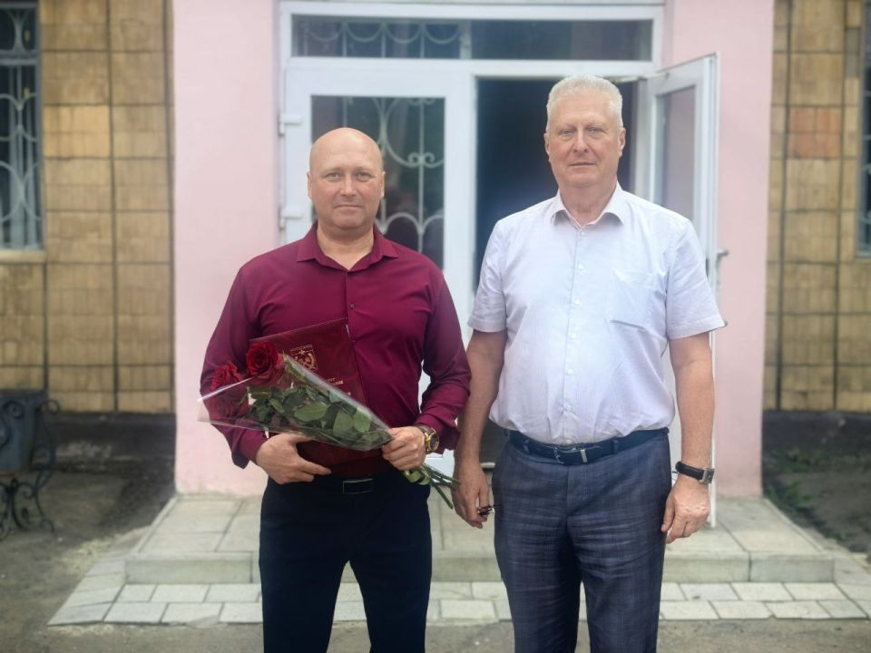 Сергей Козенко: Сегодня свой юбилейный день рождения отмечает директор Краснодонской детской школы искусств имени А.Л. Корягина Олег Анюхин. Было приятно лично поздравить Олега Юрьевича и выразить признательность за его...