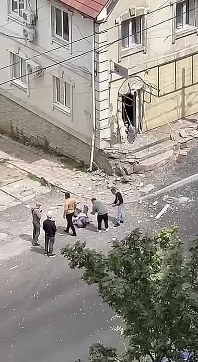 ���������� � ������ ������� ���� �������� �������� �������� � ���������� ������, ������������� ������� � 200 ������ �� ������ �������������� ����� ������