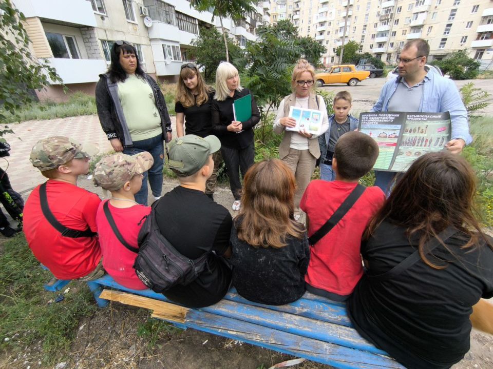 В рамках летнего этапа Всероссийской акции «Безопасность детства», который проводится с 1 июня 2025 года по 31 августа 2025 года, состоялся профилактический рейд по городу Рубежное