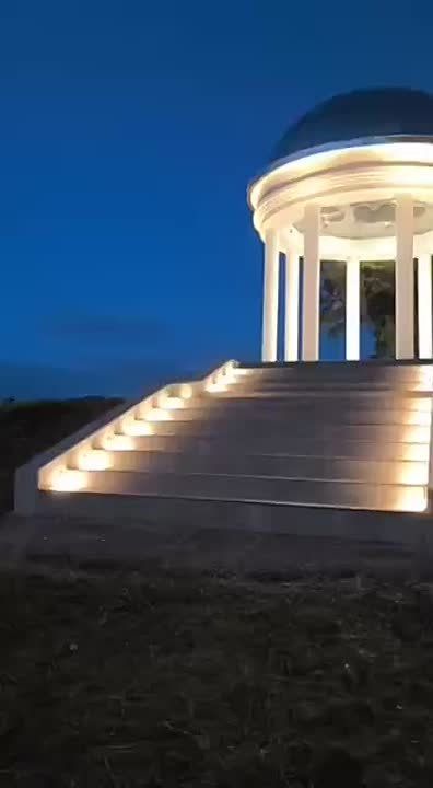 В Брянке после реконструкции открылась местная достопримечательность - ротонда