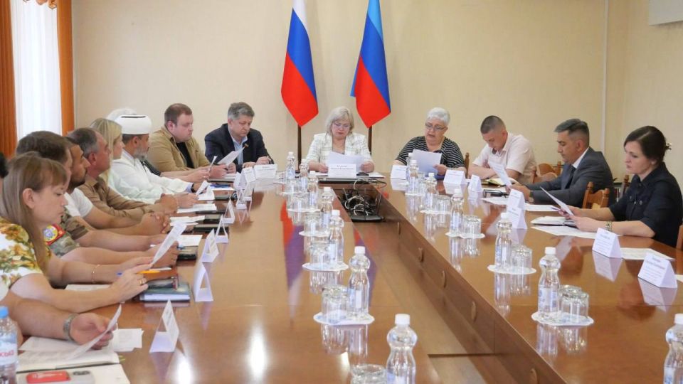 В Луганске начал работу новый Экспертный совет, который будет заниматься вопросами разных национальностей и религий