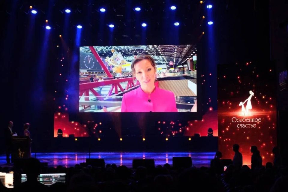 Анна Кузнецова: Всероссийская премия «Особенное счастье» в Астрахании - это встреча сердец, возможность сказать родителям детей с тяжелыми заболеваниями спасибо за их миссию и труд, услышать проблемы и постараться помочь