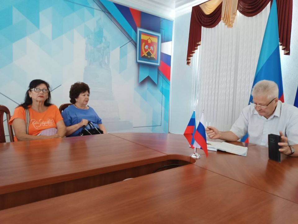 Сергей Козенко: Сегодня провел личный прием граждан, на котором жители обратились с различными вопросами, требующими оказания содействия